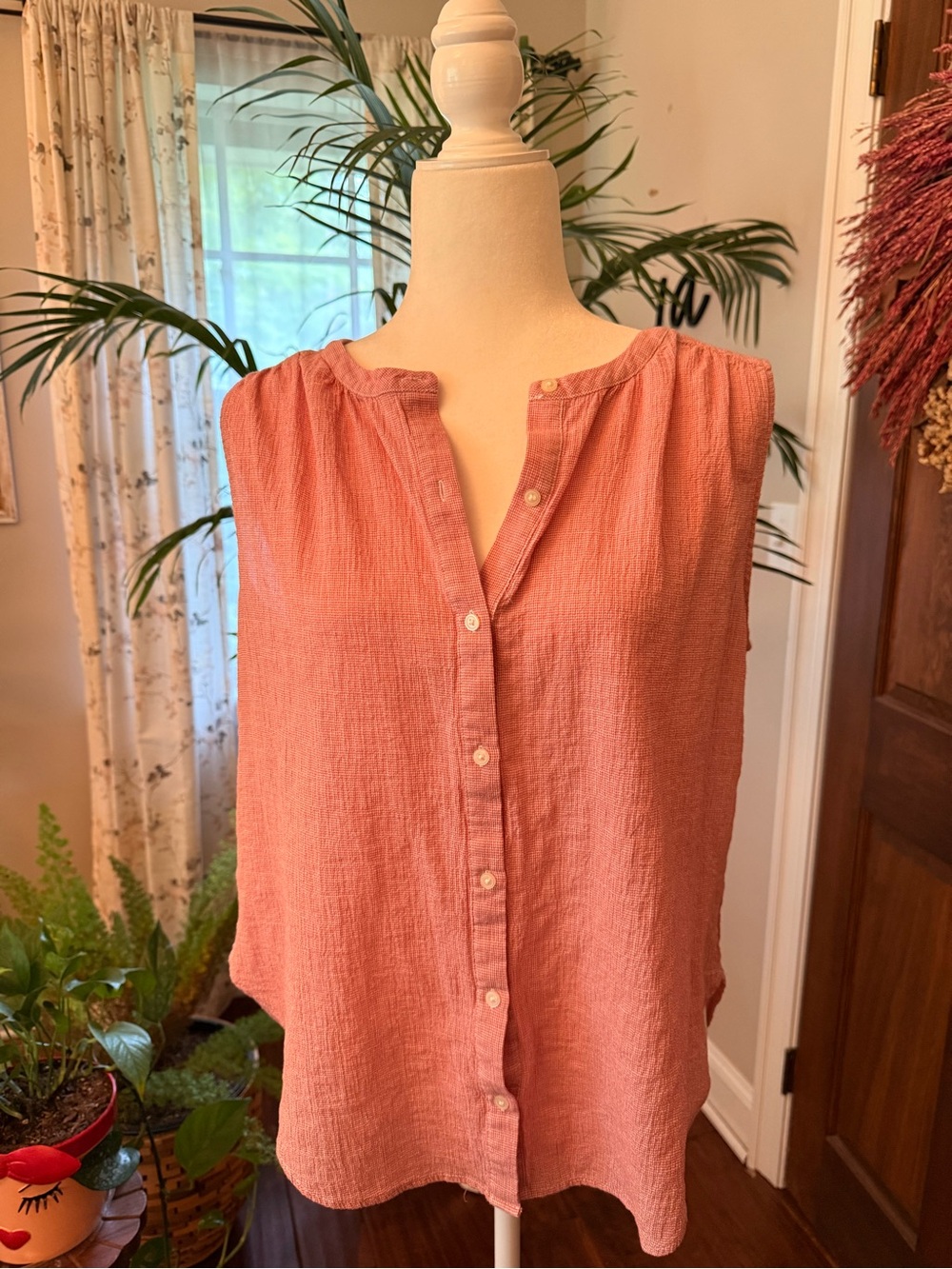 LOFT Sleeveless Button-Front Blouse in Red